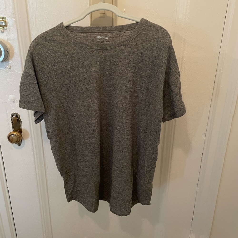 Madewell Gray basic T-shirt size M. 50% organic cotton/50% conventional cotton.